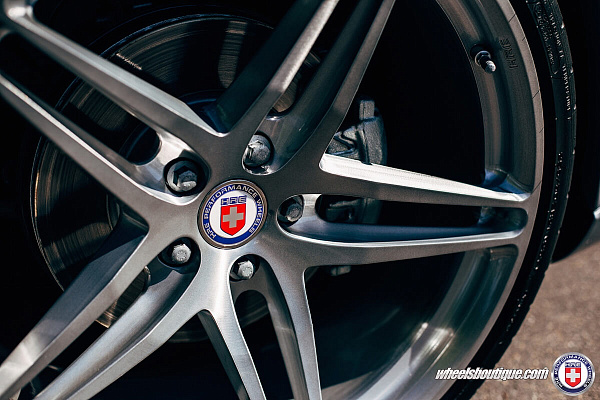 Фото дисков HRE P107 Глянцевый тонированный лак на Audi Q3 (8U)