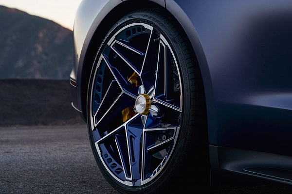Фото дисков CEC C113 Глянцевый лак на Porsche Taycan I