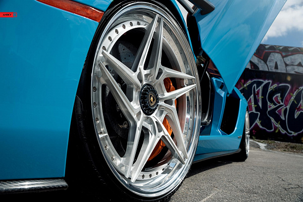 Фото дисков Anrky S3-X3 Глянцевый лак на Lamborghini Aventador