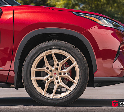 Фото дисков Vossen EVO-4 на Toyota Highlander U70