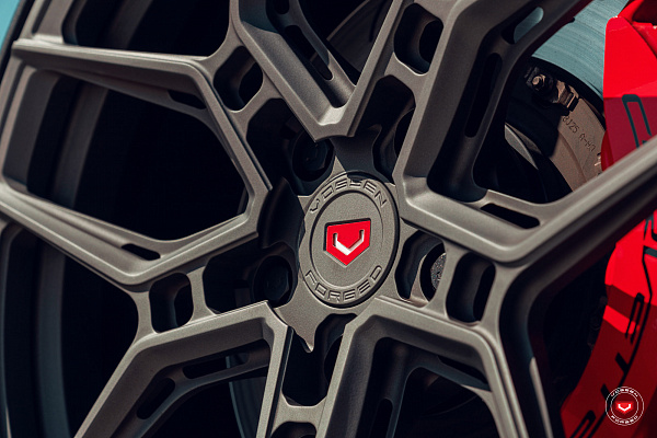 Фото дисков Vossen EVO-4R Сатиновый графит на Chevrolet Corvette C7