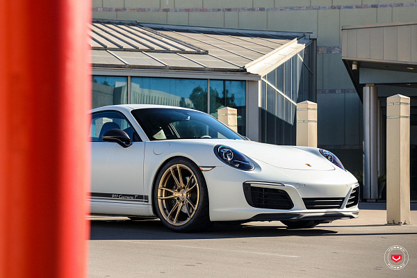 Фото дисков Vossen S17-06 Глянцевая шампань на Porsche 911 VII