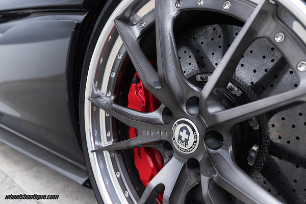 Фото дисков HRE S101 Глянцевый темный лак на McLaren 570S