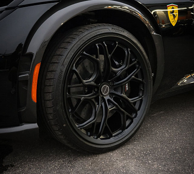 Фото дисков Brixton Forged PF14 R / RS на Ferrari Purosangue