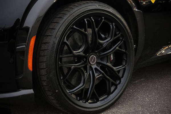 Фото дисков Brixton Forged PF14 R / RS Черный сатин на Ferrari Purosangue
