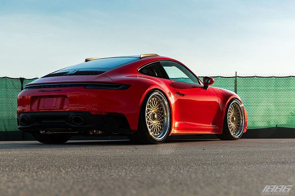 Фото дисков 1886 Wheels S009 Сатиновое золото на Porsche 911 VIII