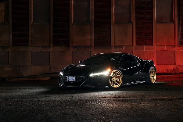 Фото дисков Rotiform HUR Глянцевое золото на Acura NSX II