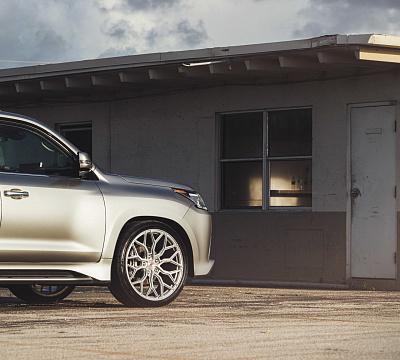 Фото дисков Vossen S17-01 на Lexus LX III