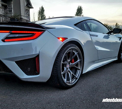 Фото дисков HRE S101 на Acura NSX II