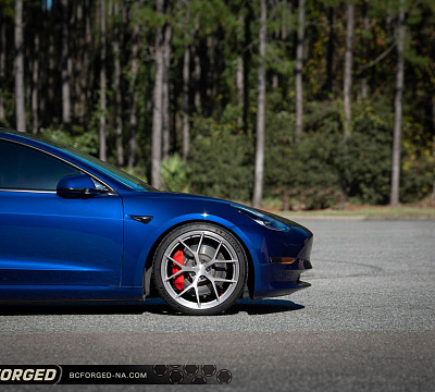Фото дисков BC Forged KL01 на Tesla Model 3