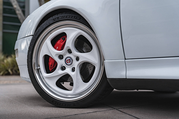 Фото дисков HRE 522 Белый глянец на Porsche 911 IV