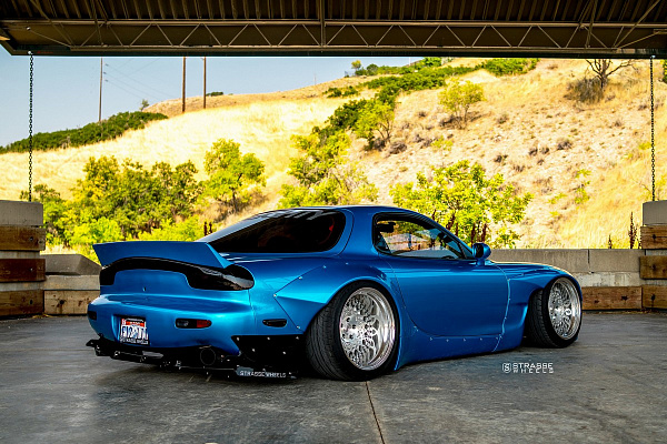 Фото дисков Strasse Wheels SC20 Retro Глянцевый лак на Mazda RX-7 III