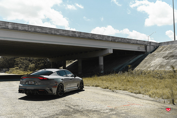 Фото дисков Vossen EVO-3 Черный глянец на Kia Stinger