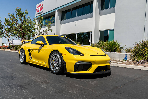 Фото дисков HRE 300 Серебро на Porsche Cayman III