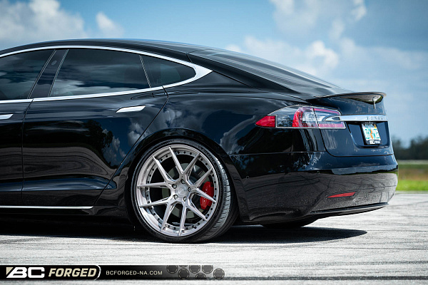Фото дисков BC Forged HCA381 Глянцевый тонированный лак на Tesla Model S