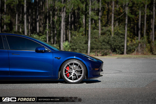Фото дисков BC Forged KL01 Глянцевый тонированный лак на Tesla Model 3