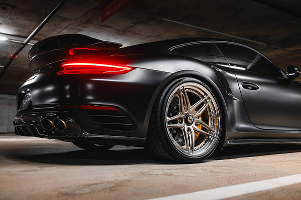 Фото дисков HRE S107SC Глянцевая шампань на Porsche 911 VII