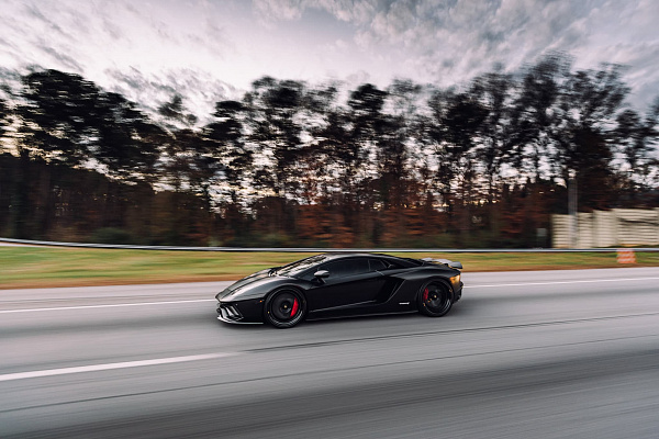 Фото дисков Brixton Forged TR05 Черный глянец на Lamborghini Aventador