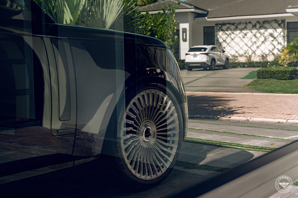 Фото дисков Vossen UV-5 Глянцевый лак на Range Rover V