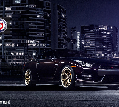 Фото дисков HRE S101 на Nissan GT-R