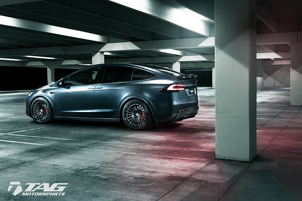 Фото дисков HRE S209H Черный сатин на Tesla Model X