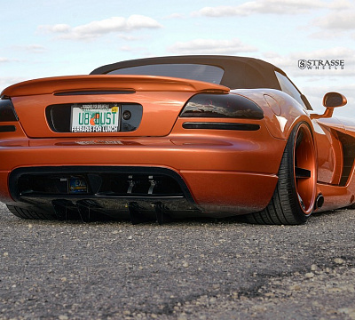 Фото дисков Strasse Wheels S5 Deep Concave на Dodge Viper