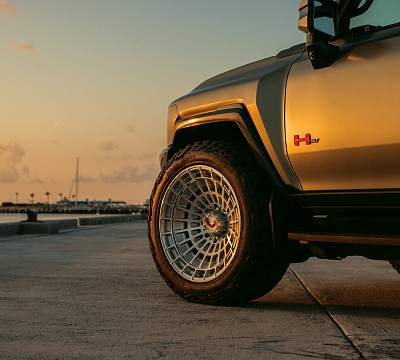 Фото дисков Vossen LCX-04 на GMC Hummer EV