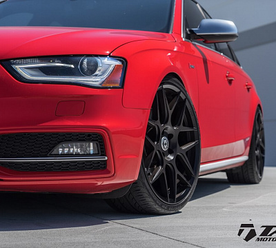 Фото дисков HRE FF01 на Audi A/S/RS 4 (B8)