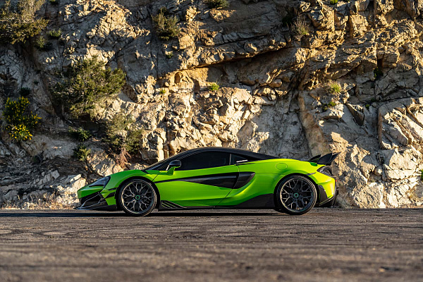 Фото дисков Brixton Forged PF14 R / RS Сатиновый темный лак на McLaren 600
