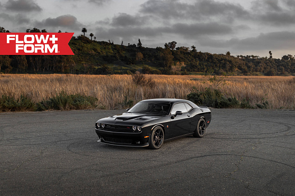 Фото дисков HRE FF11 Черный сатин на Dodge Challenger III