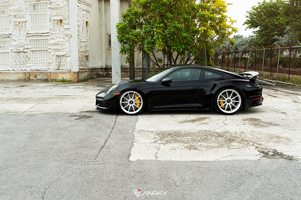 Фото дисков Anrky AN18 Глянцевый лак на Porsche 911 VIII