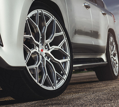 Фото дисков Vossen S17-01 на Lexus LX III