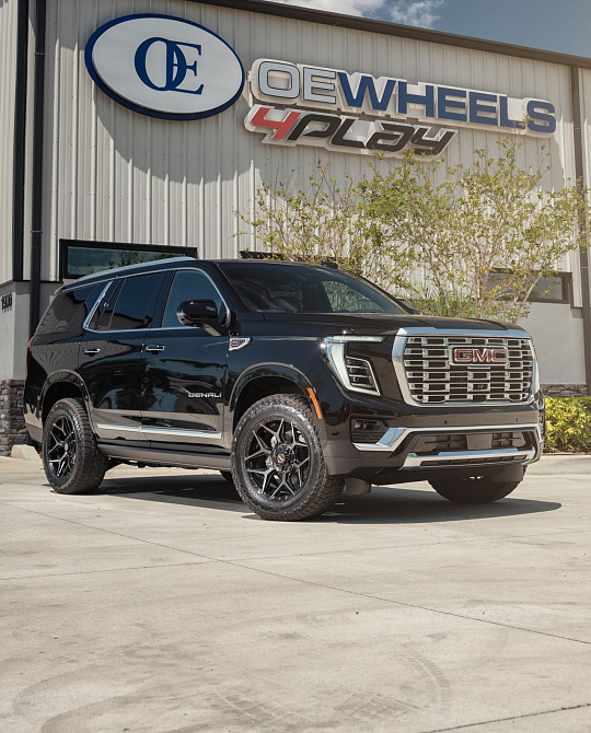 Фото дисков 4P06 Черный глянец на GMC Yukon V