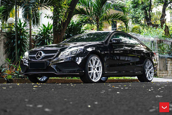 Фото дисков Vossen VFS-6 Серебро на Mercedes-Benz E-Class (W212, S212, C207)