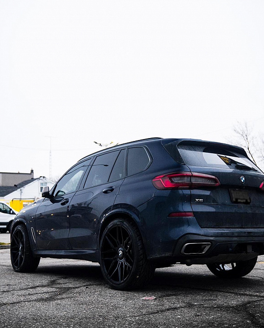Фото дисков Bogota Черный глянец на BMW X5/X5 M (G05/G18/F95)
