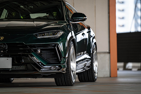 Фото дисков HRE L105M Глянцевый лак на Lamborghini Urus