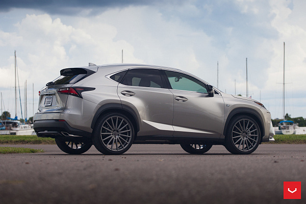 Фото дисков Vossen VFS-2 Глянцевый графит на Lexus NX I