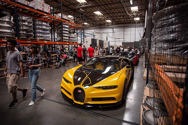 Фото дисков HRE P204 Глянцевый темный лак на Bugatti Chiron