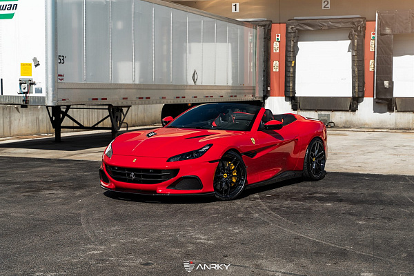 Фото дисков Anrky AN11 Черный глянец на Ferrari Portofino