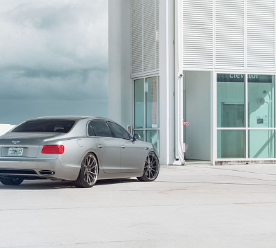 Фото дисков Anrky AN13 на Bentley Flying Spur II