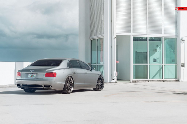 Фото дисков Anrky AN13 Глянцевый тонированный лак на Bentley Flying Spur II