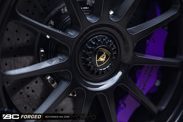 Фото дисков BC Forged TD01 Черный глянец на Lamborghini Huracan