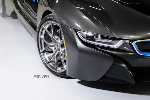 Фото дисков Strasse Wheels SM5R Deep Concave Monoblock Сатиновый темный лак на BMW i8