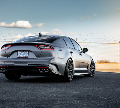 Фото дисков Vossen HF-2 на Kia Stinger