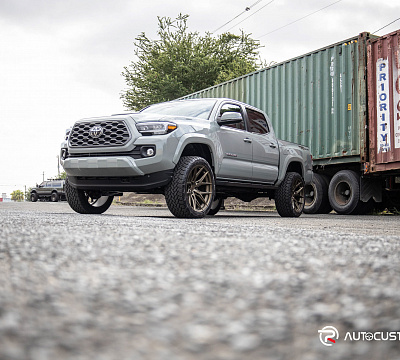 Фото дисков Vossen HF6-4 на Toyota Tacoma III