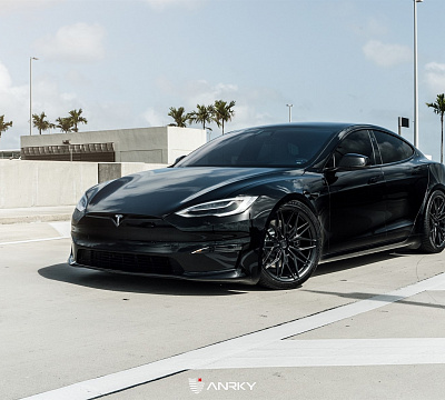 Фото дисков Anrky S1-X1 на Tesla Model S