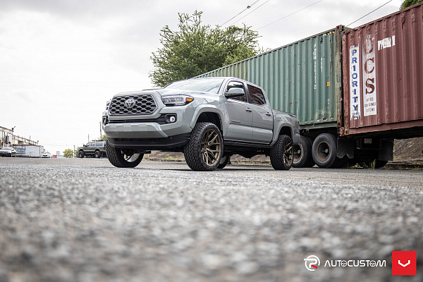Фото дисков Vossen HF6-4 Глянцевое темное золото на Toyota Tacoma III