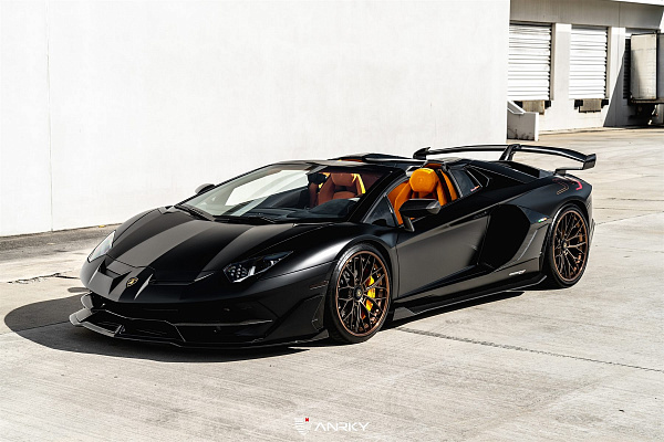 Фото дисков Anrky AN30 Глянцевая бронза на Lamborghini Aventador