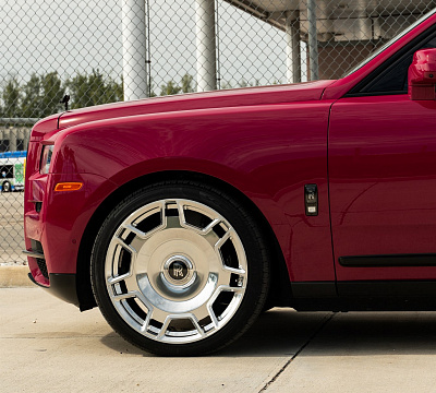 Фото дисков Anrky RF-177 на Rolls-Royce Cullinan