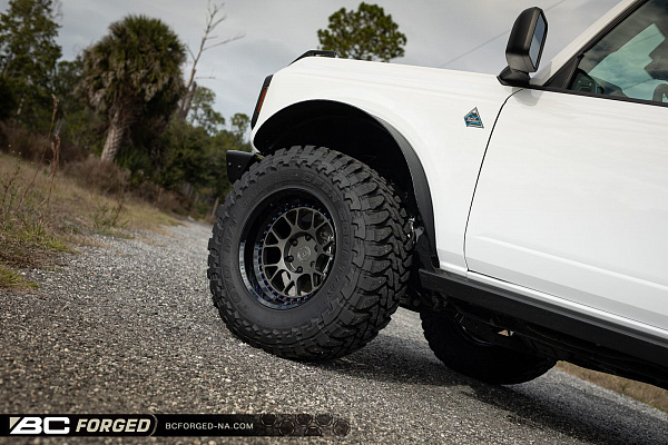 Фото дисков BC Forged LE72 // MLE72 Глянцевый графит на Ford Bronco